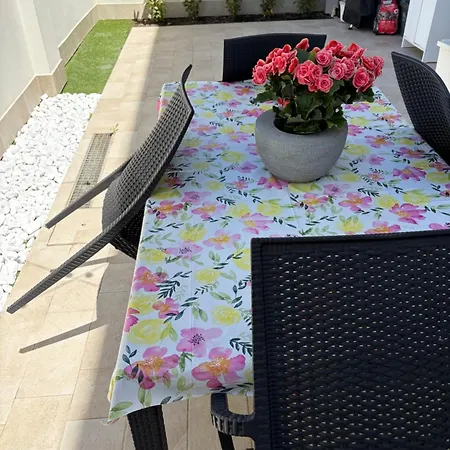 Apartament Casa Milele *